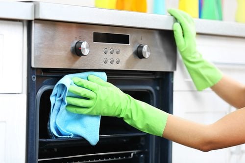 How to Clean an Oven in 5 Steps