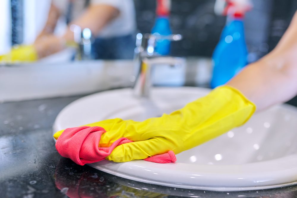 10 Mistakes People Make When Cleaning Their Bathroom