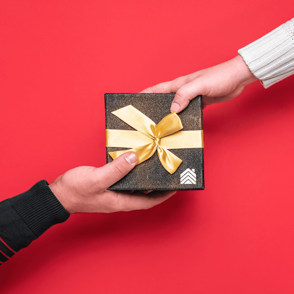 Sparkle & Shine: Your Holiday Cleaning Guide Sparkle & Shine: Your Holiday Cleaning Guide