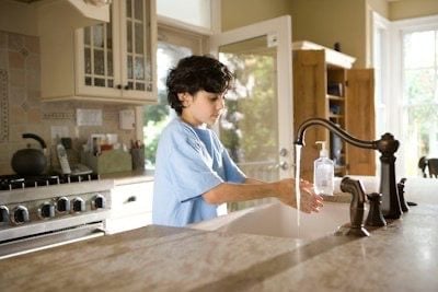How to involve family members in the cleaning process