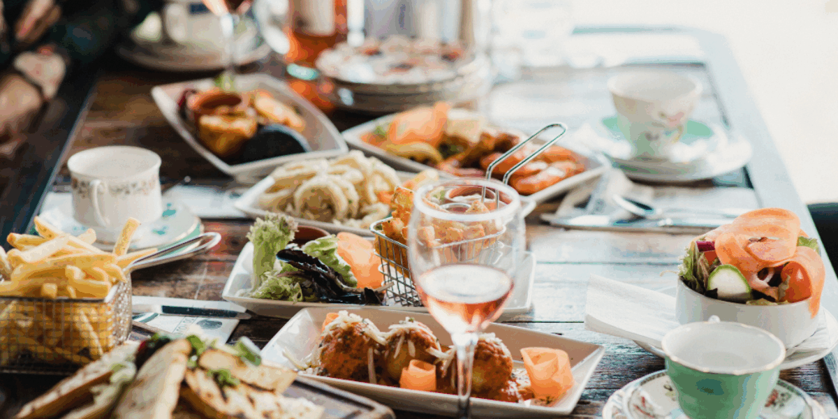 Olivette MO house cleaning is an affordable luxury and is comparable in cost to dining out. But has much more impact on a families time.