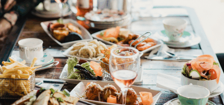 Olivette MO house cleaning is an affordable luxury and is comparable in cost to dining out. But has much more impact on a families time.