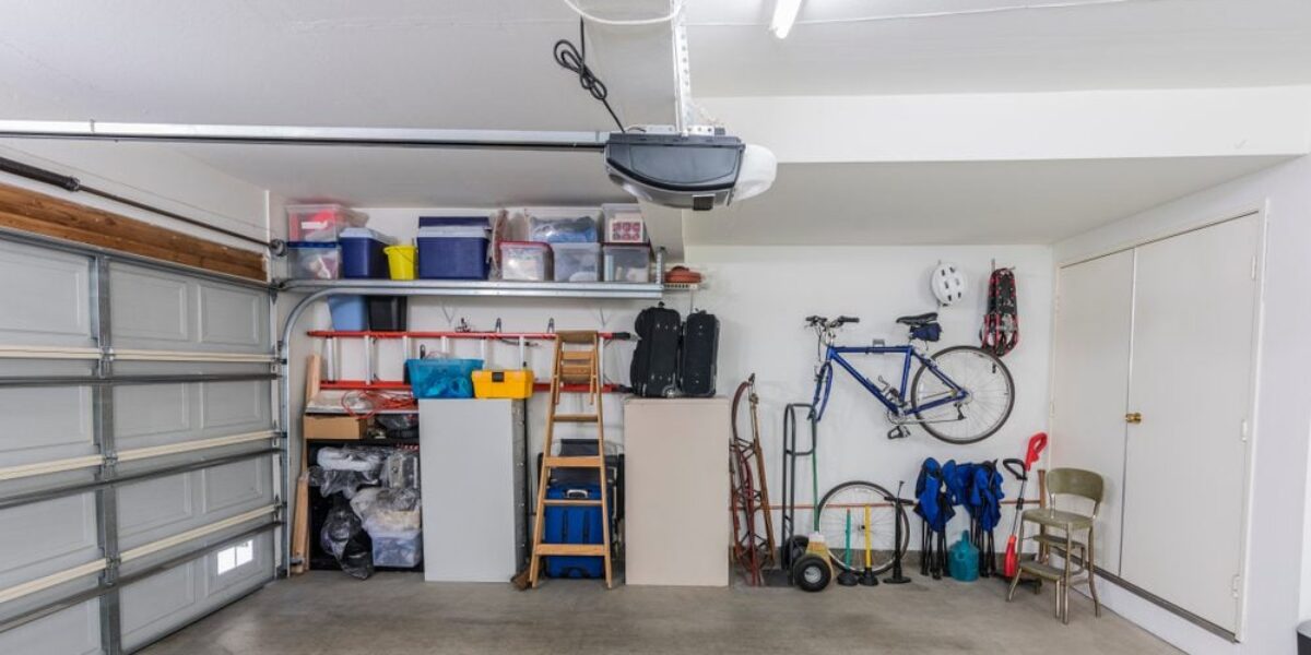 How to Tidy Up a Garage Like a Pro